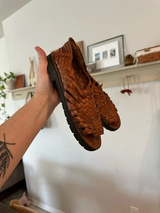 Braided Leather Huarache Sandals - Brown - Picture 2 of 4